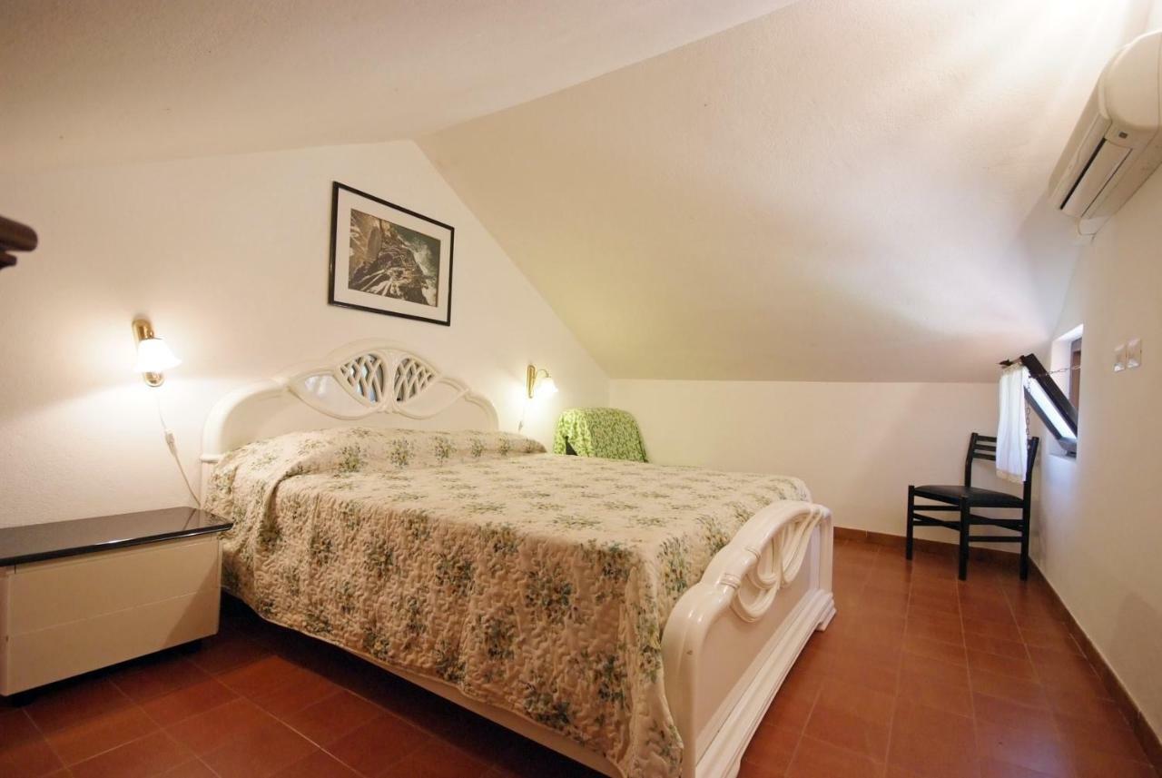 Residence Sud Est Porto Azzurro Luaran gambar